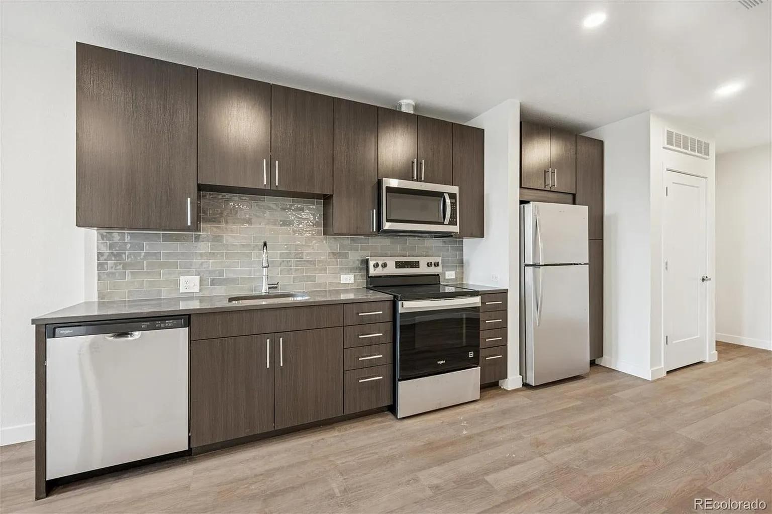 639 29th St, Denver, CO 80205, photo 1 of 17