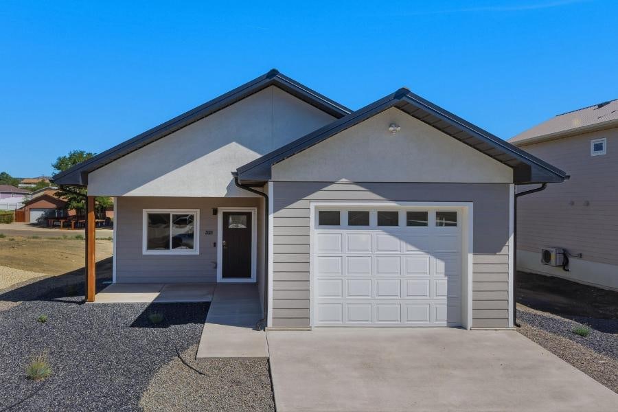 321 Camillus Ave, Trinidad, CO 81082, photo 1 of 20