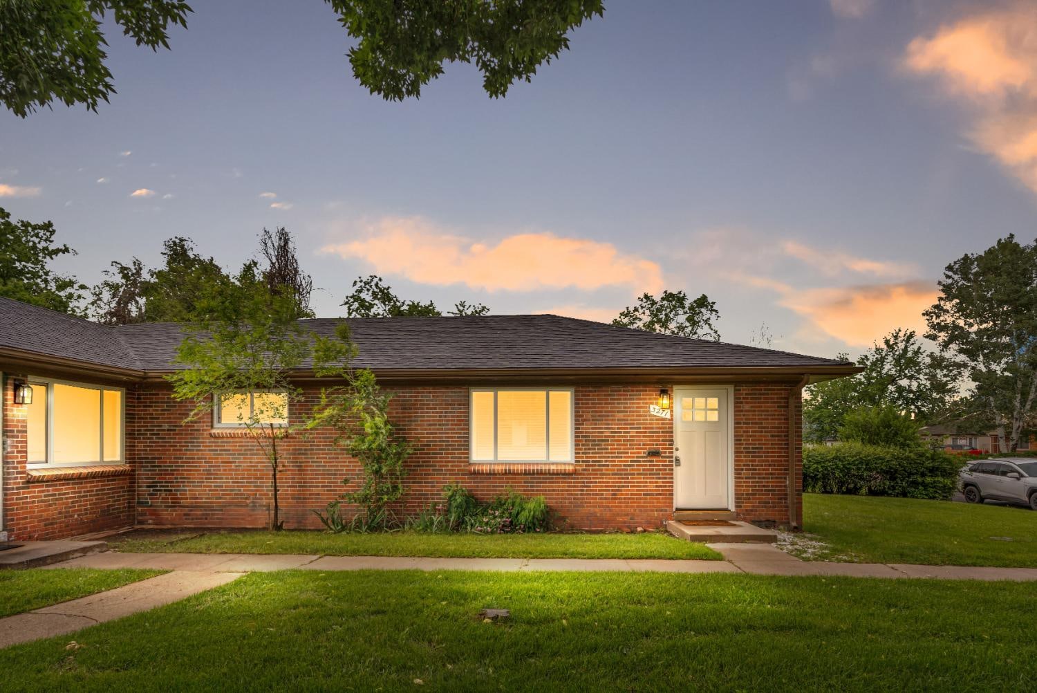 3271 Krameria St, Denver, CO 80207, photo 1 of 19